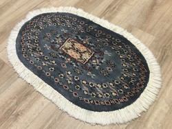 Pakistani hand-knotted woolen Persian rug, 53 x 84 cm