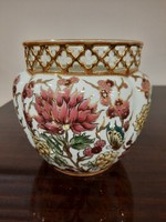 Nagyméretű Zsolnay virágmintás áttört porcelán kaspó