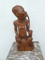 Afrika fa szobor jógi