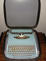 Babakék csehszlovák mechanikus írógép