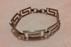 Silver-plated bracelet with a geometric pattern