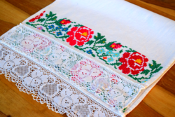Antique old decorative towel hand-embroidered folk rose forget-me-not lace 68 x 38