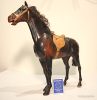 Régebbi,  élethű kemény műanyag ló, lovacska figura-nagyobb méretű