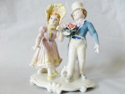 Gyönyörű Karl Ens porcelán ksétáló barokk pár,gyerekek. HIBÁTLAN!!!