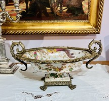 Antik porcelán kínáló asztal közép