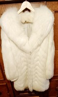 Original arctic fox fur coat in beautiful condition, unworn, for sale in size m/l