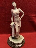 Statue of a lady by Capodimonte Vittorio Tessaro