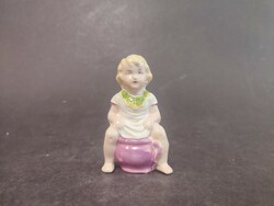 Antik porcelán bilin ülő kislány persely - EP