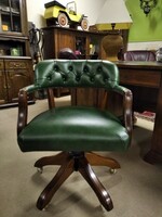 Genuine leather classic swivel chair in brand new condition