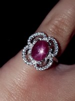 CSODASZÉP  ezüst gyűrű thaii csillag rubin kővel