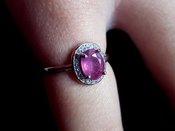 CSODASZÉP  ezüst gyűrű madagaszkári  rubin kővel