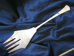 Fish serving fork