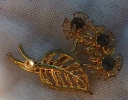 Flower brooch inlaid with gilded stones - pin