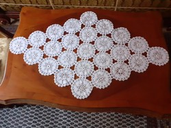 Horgolt csipke asztalterítő.95 x 57 cm