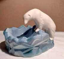 Ceramic polar bear ashtray without mark