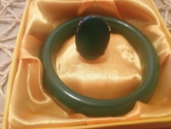 Új! Nefrit Jade Karkötő Eredeti Dobozában  Aranyozott  Nefrit Jade köves Állithtó Gyűrűvel