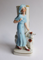 Wagner&Apel (Bertram) - kutyás hölgy - figurális miniváza, 30-as évek