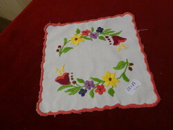 Small embroidered tablecloth, 17 x 17 cm. Barely used. Jokai.