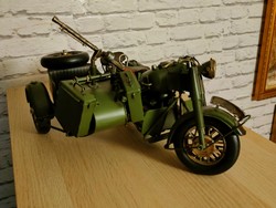 Katonai oldalkocsis motorkerékpár 35 cm