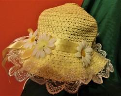 Women's straw hat, off-white base color, white daisies, tulle veil - size 55