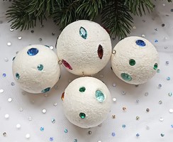 Hungarocell gömb kristályokkal karácsonyfa dísz 5-6cm darabonként