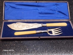 Angol vintage tálaló készlet ezüstözött kés villa dobozában
