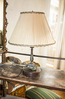 Antik asztali lámpa, bronz talppal