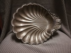 Kagyló alakú fém kínáló tál