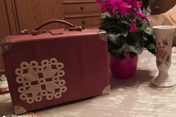 Leather handbag made by a new artisan