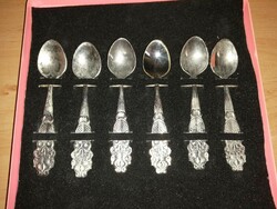 Retro small spoon set in box, 9.5 cm long (afp)