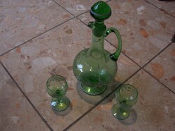 Zöld dugós üveg 2 pohárral