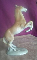 Porcelán ló - szobor (20 cm)