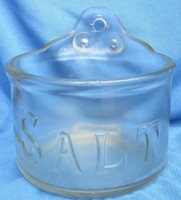 Régi üveg sótartó 14,5  cm magas, átmérő 15 cm.
