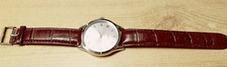 B Watch Quartz, gyönyörű letisztult római indexes számlappal
