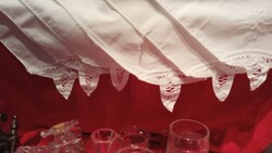 6 A decorative table napkin with a tip, similar to thin linen