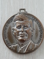 John f kennedy and robert kennedy marked 70's coin