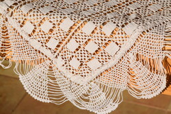 Régi antik horgolt filé terítő asztalterítő  asztalközép rojtokkal 102 x 98