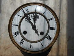 Spring wall clock mechanism