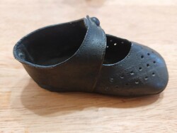 (K) Kis fém cipőcske 1933-ból