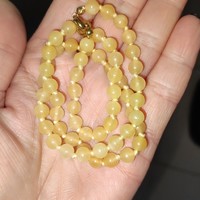 Yellow mineral necklace with strong lacing 46cm