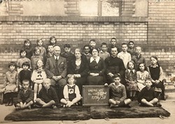 Class photo 1936 ii. District, Üröm street school