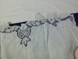 Buránói (VElence melletti sziget) vintage vékony vászon blúz csipkével