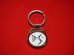 Ds4 oval metal keychain