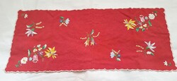 Embroidered floral needlework tablecloth, runner 78 x 33 cm.