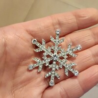 New snowflake crystal pin