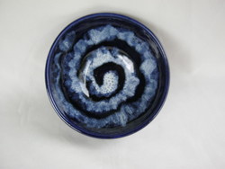 Bodrogkeresztúri kerámia tál kék spirál mitával