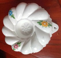 Glazed painted earthenware kuglóf baking dish with a flower pattern - with the possibility of hanging it on the wall