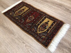 Pakistani hand-knotted woolen Persian rug, 31 x 71 cm