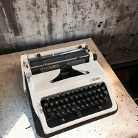 Retro, loft design Erika írógép
