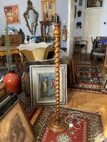 Colonial wood floor lamp with twisted pattern 130 cm